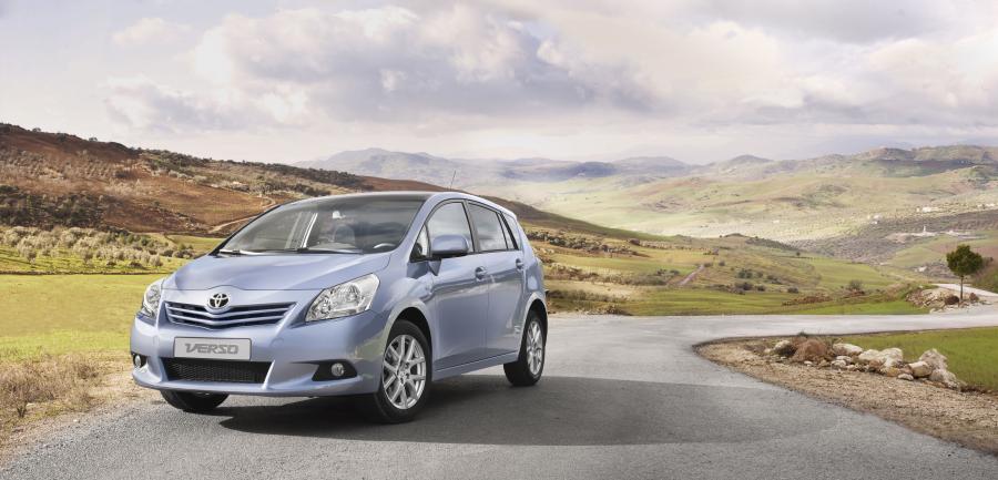  Toyota Verso 2009 года  (фото 17 из 65)
